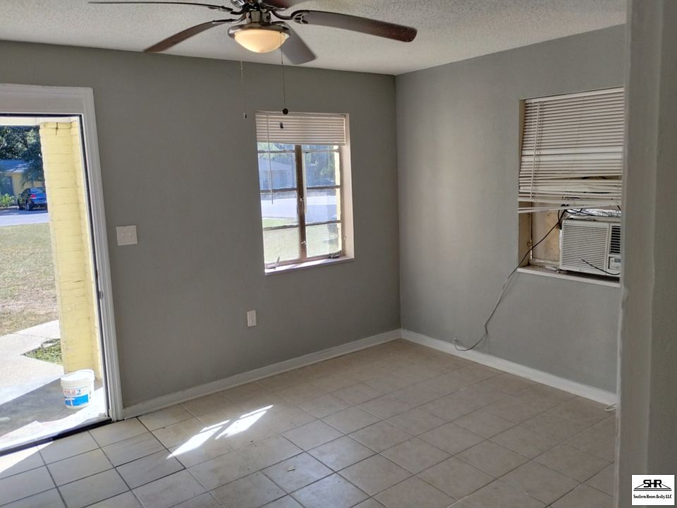 2nd image of 105 Ellis Dr #A