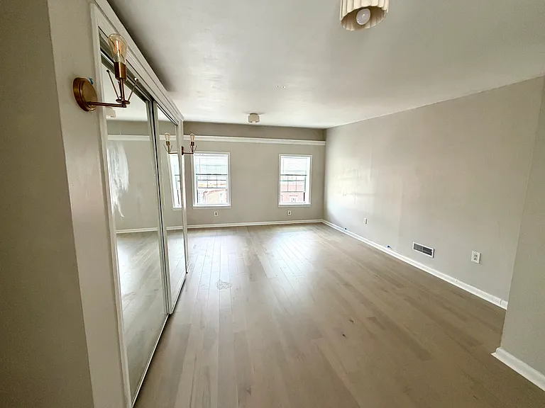 2362 E Norris St — Photo 15