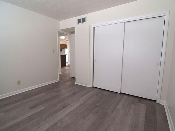 3rd image of 1221 Park Ave #B