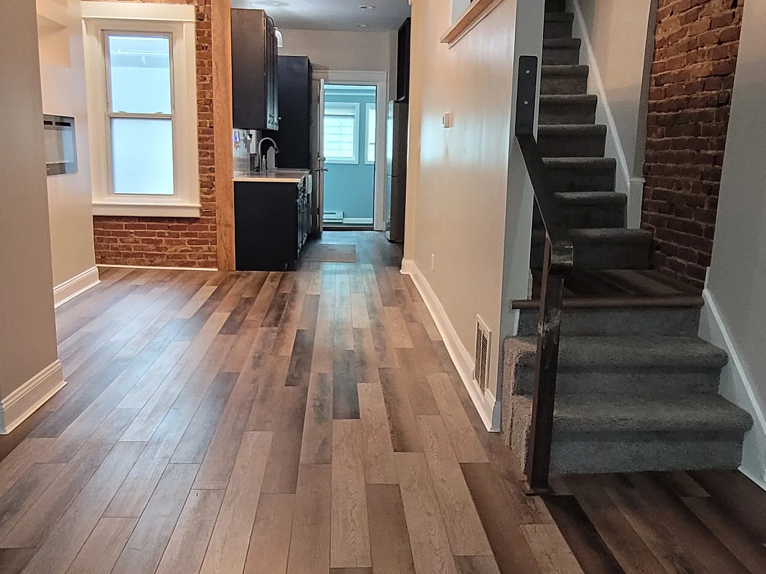 3 bed, $1,800 — Photo 2