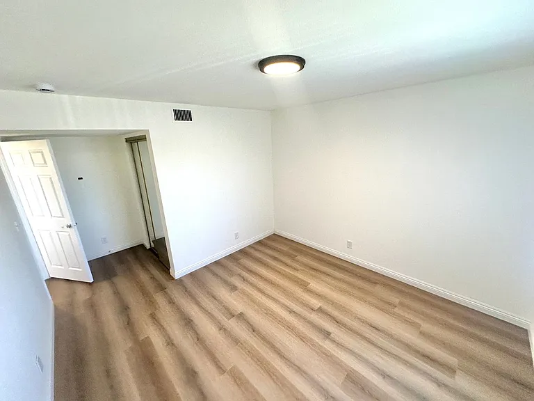 6402 Radford Ave #2 — Photo 13