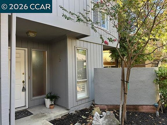 3rd image of 122 Cleaveland Rd #6