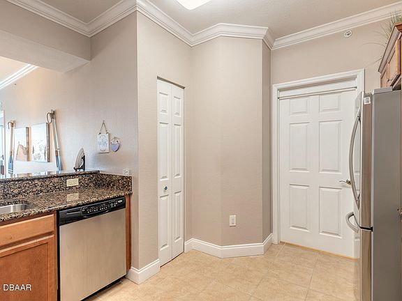 5th image of 2801 S Ridgewood Ave Unit 1412