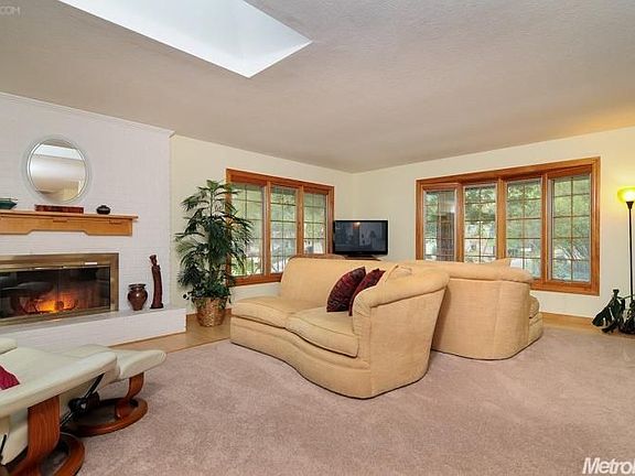 3rd image of 7669 Southcliff Dr