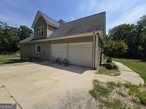 2nd image of 325 Rain Valley Cir