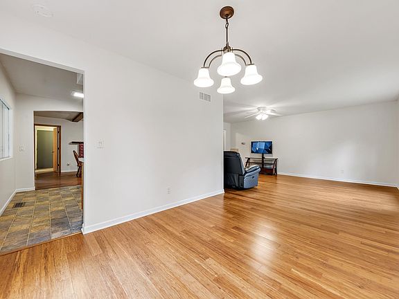 5th image of 2043 Lakewood Pl
