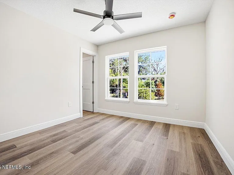 206 W Fox St — Photo 19