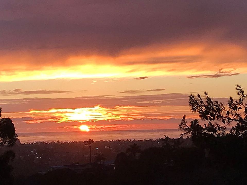 1000s of sunset ocean views!