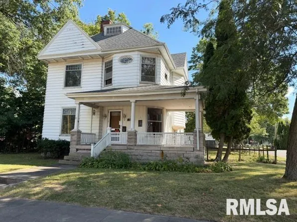 302 E Market St, Taylorville, IL 62568