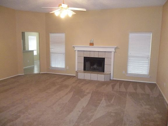 3rd image of 4105 Hideaway Dr