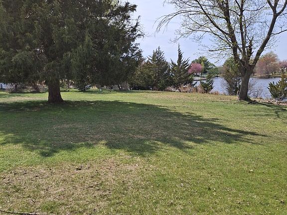 3rd image of 300 Harrington Drive N