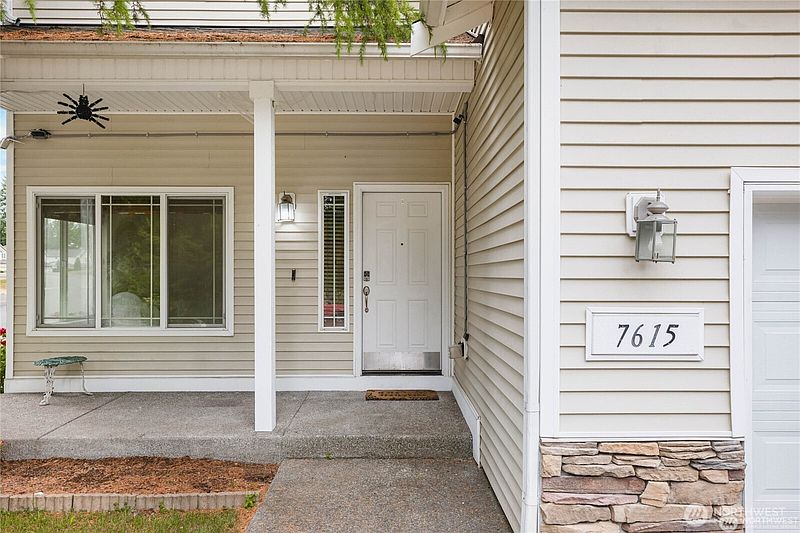 3rd image of 7615 198th Street E