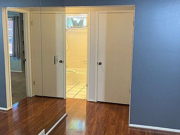 5th image of 2432 Elizabeth St APT 4