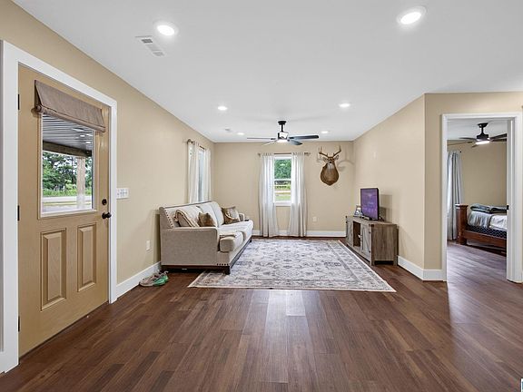 4th image of 3701 County Road 32