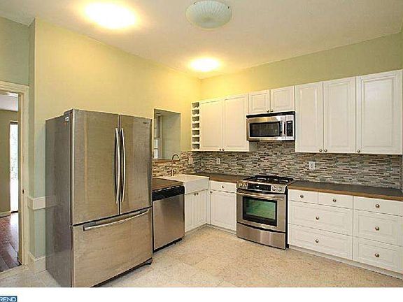 4th image of 2361 E Cumberland St