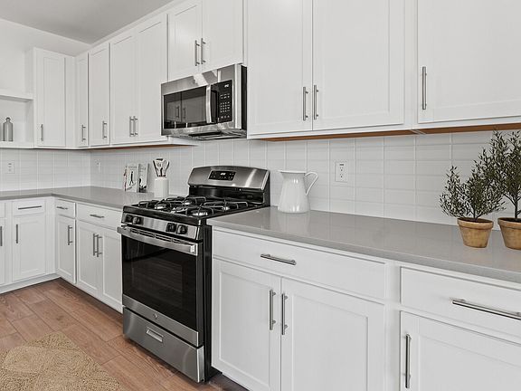 4th image of 7557 W Park Street
