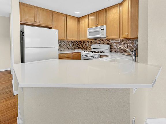 3rd image of 692 Beauprez Ave
