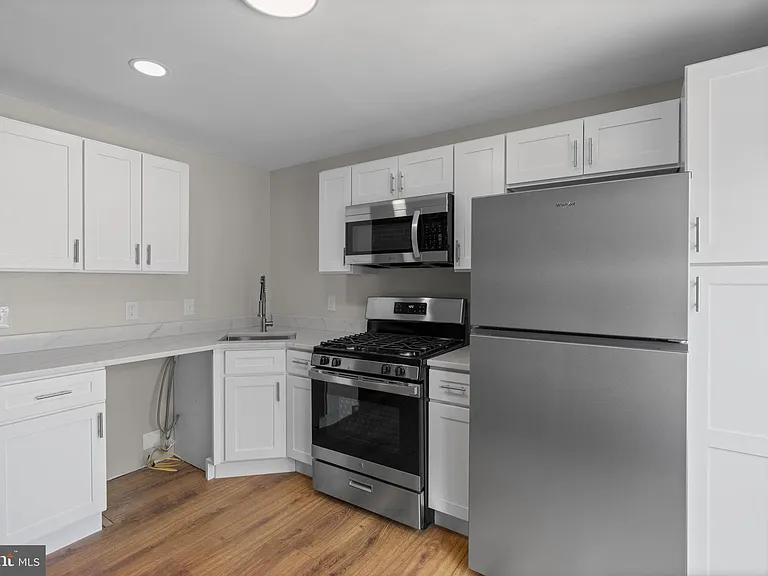 1305 Light St #2 — Photo 17