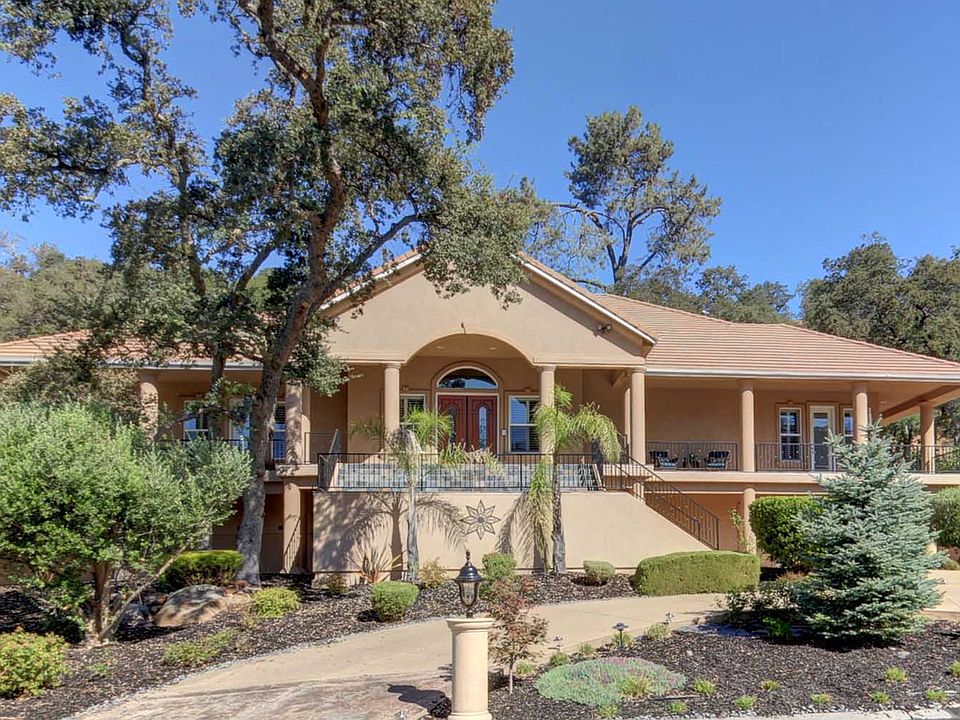 1st image of 2398 Clubhouse Dr