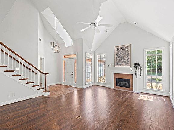 4th image of 4451 Turnberry Pl