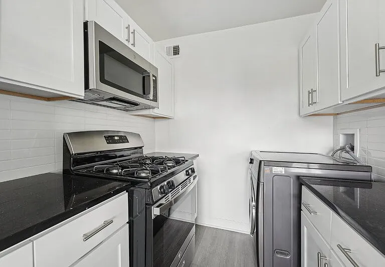 Ashlawn at Southern Towers — Photo 15