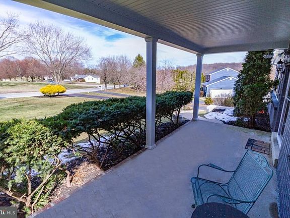 2nd image of 106 Crosskeys Dr