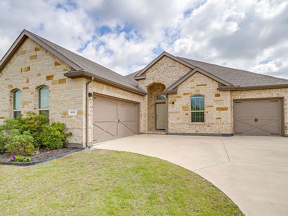 5th image of 912 Bailey Ln