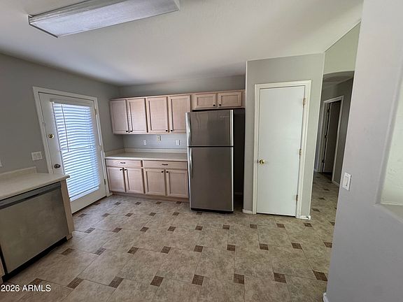 5th image of 15840 W YAVAPAI Street