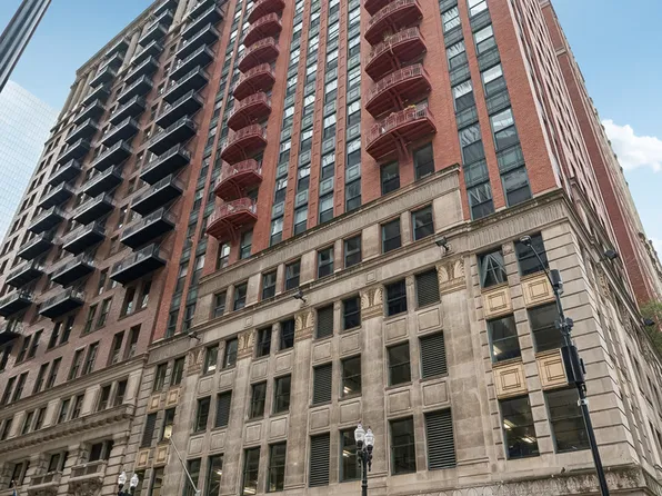208 W Washington St APT 2001, Chicago, IL 60606