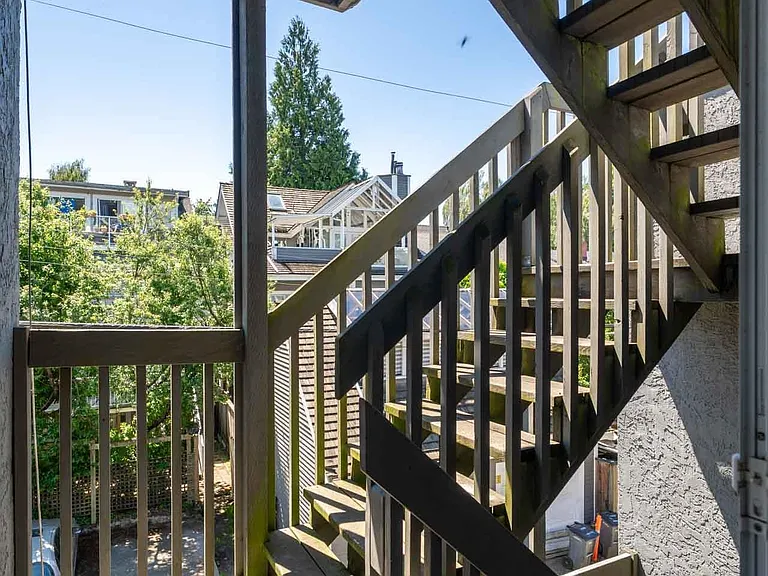 3546 Point Grey Rd #B — Photo 15