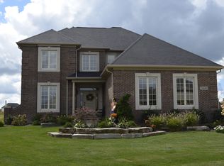 26690 Kentucky Ct, South Lyon, MI 48178