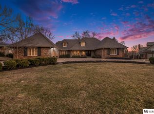 9923 Broadmoor Rd, Omaha, NE 68114