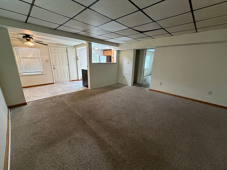 412 E Maiden St — Photo 5