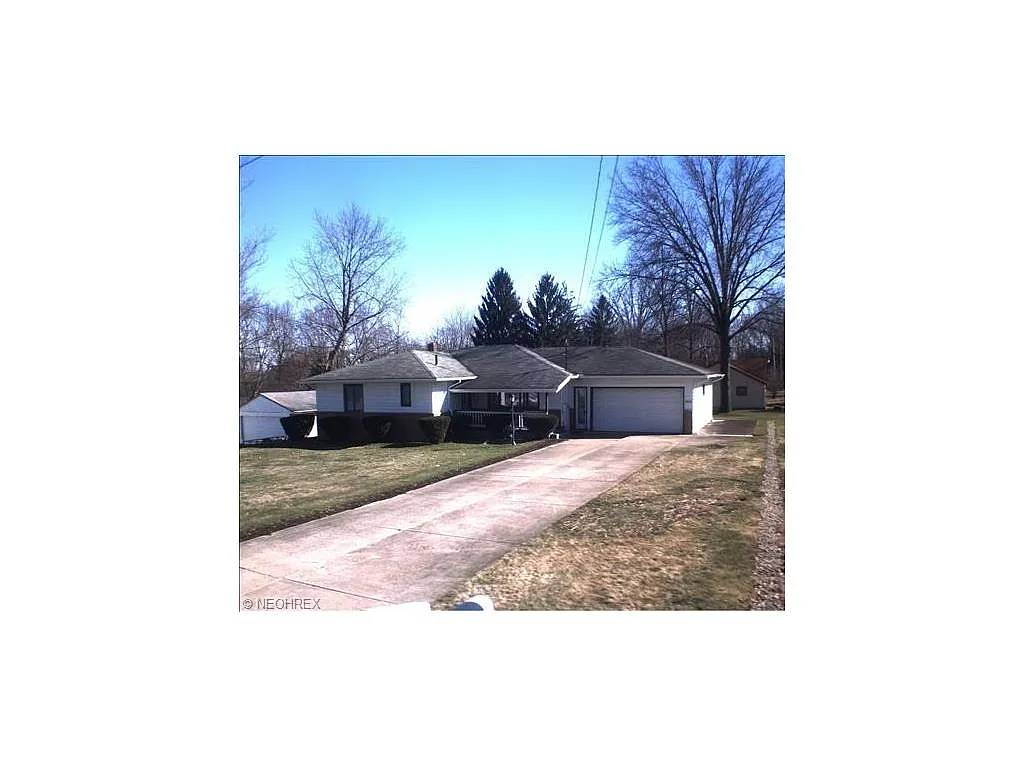 3104 Orchard Ave SE photo 1