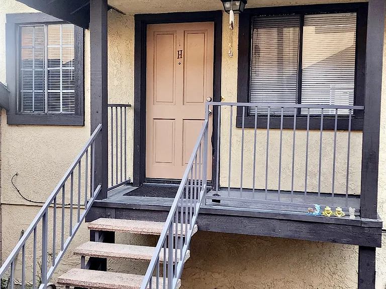 529 W Duarte Rd #H — Photo 14
