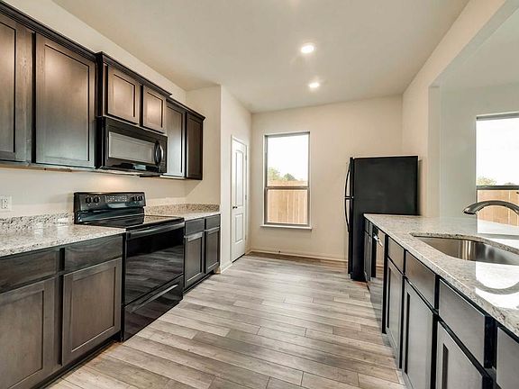 3rd image of 1707 Cotton Blossom Ln