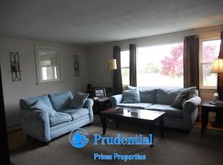 222 Oliphant Ln, Middletown, RI 02842