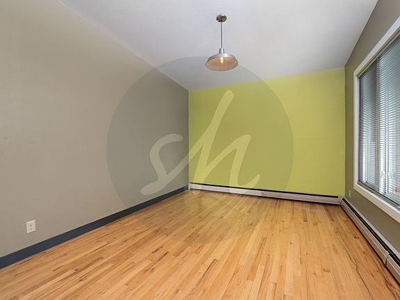 5th image of 526 W Ramona Ave