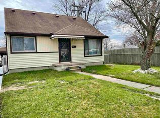 17244 Ivanhoe St, Roseville, MI 48066