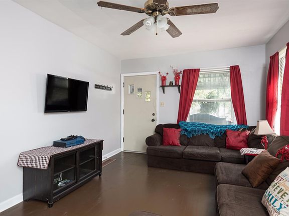 4th image of 818 Marcellus Dr