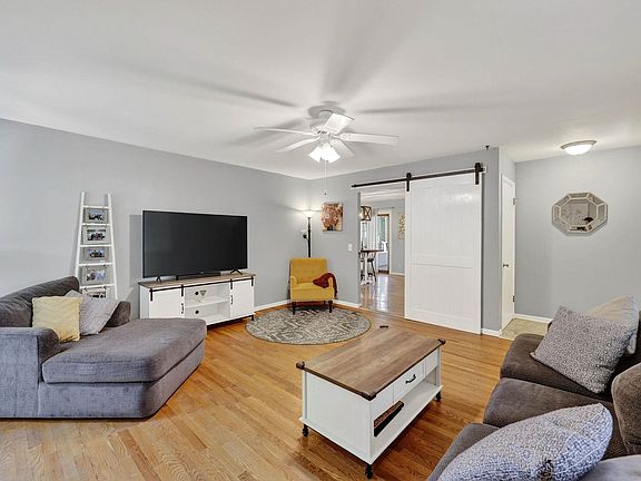 2nd image of 18 Ellie Cir