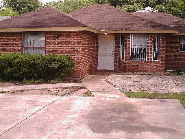 1st image of 1006 W Vestal Pl