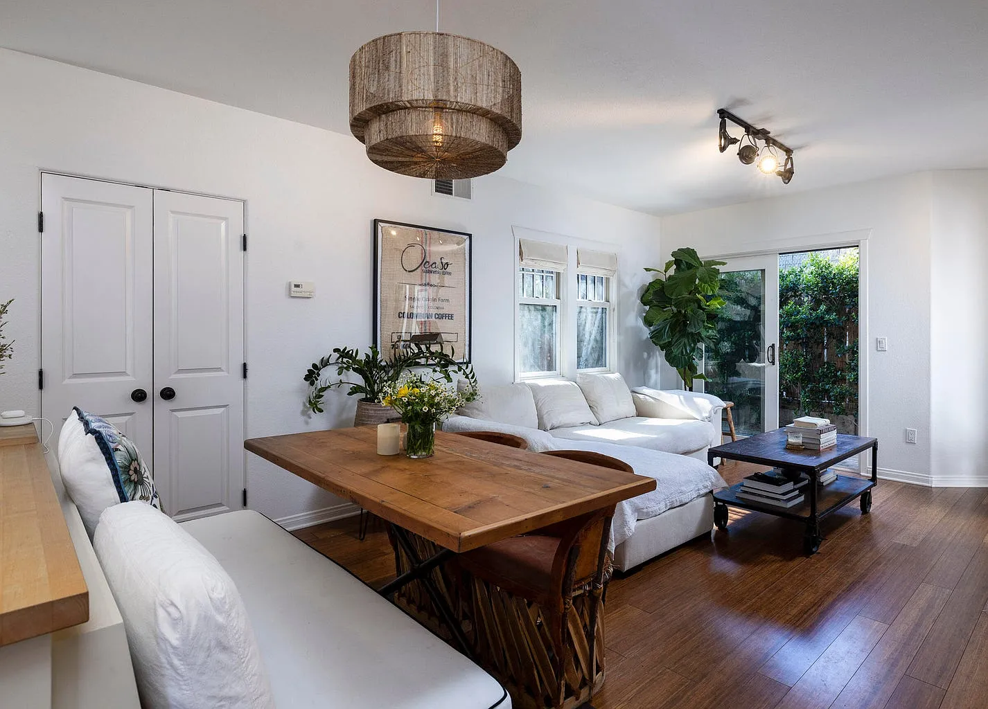 1 bed, 1.5 bath, 991 sqft, $4,450 — Photo 3