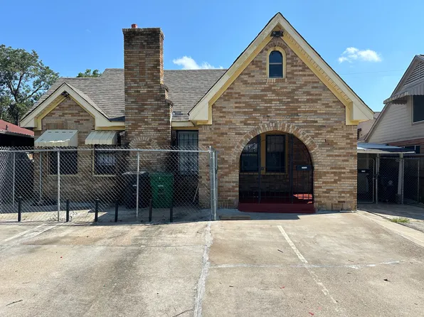 7415 Walker St, Houston, TX 77011