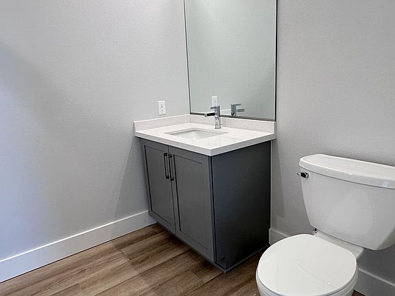 4th image of 101 S Chapel Ave #408