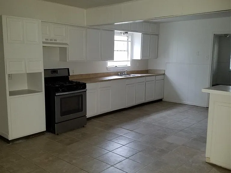 7630 Claiborne St — Photo 8