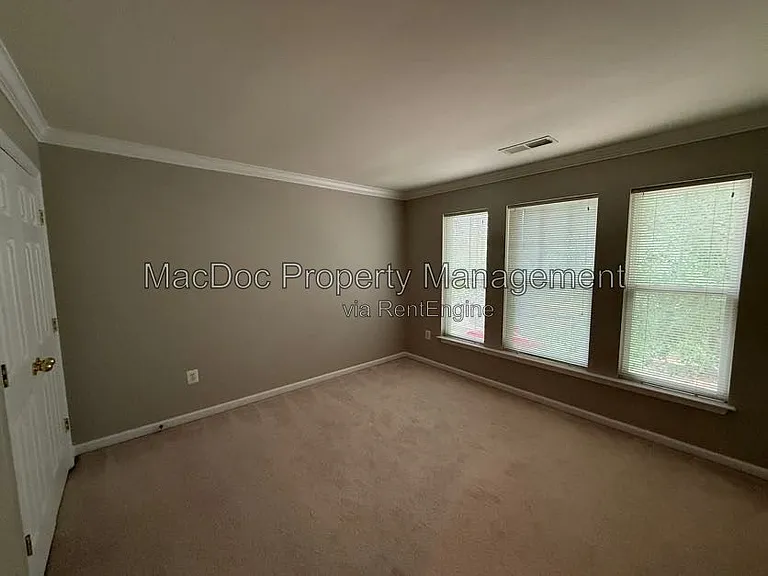1404 Graham Dr — Photo 67