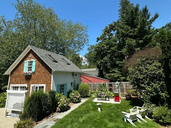 53 Liberty St #A, Madison, CT 06443