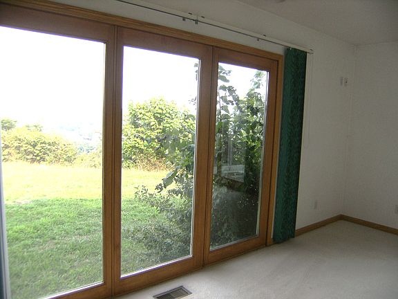 5th image of 350 Riverview Dr