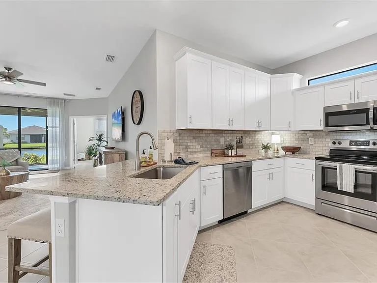 2049 Bonito Way — Photo 19